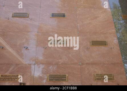 Westlake Village, California, USA 2nd September 2020 A general view of atmosphere of composer Hoyt Curtis's Grave at Pierce Brothers Valley Oaks Memorial Park on September 2, 2020 in Westlake Village, California, USA. Photo by Barry King/Alamy Stock Photo Stock Photo