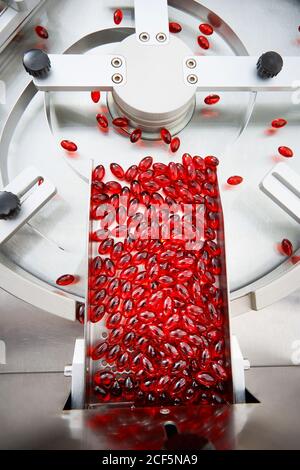 Process and packaging manufacturing tablets and pills industrially for the medical and healthcare sector Stock Photo