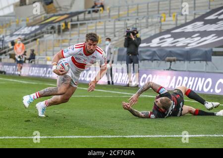 Greg Minikin (5) of Hull KR breaks through to go over for a try Stock Photo