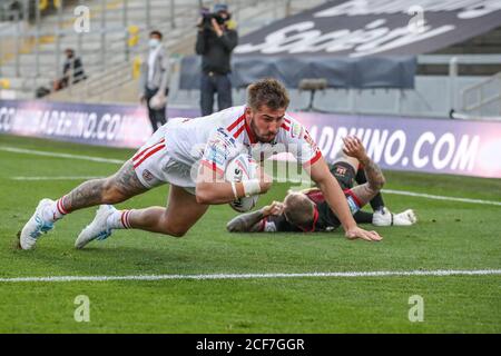 Greg Minikin (5) of Hull KR breaks through to go over for a try Stock Photo