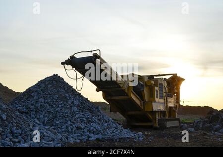 https://l450v.alamy.com/450v/2cf7x4n/mobile-stone-jaw-crusher-machine-for-crushing-concrete-into-gravel-and-subsequent-cement-production-salvaging-and-recycling-of-the-demolition-constru-2cf7x4n.jpg