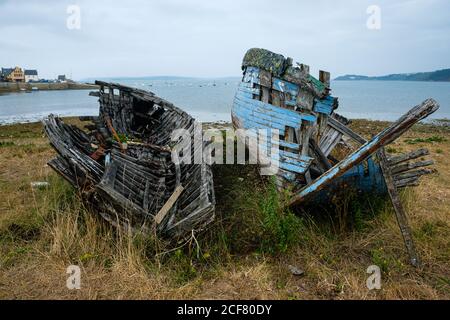 le 12/08/2020, Crozon, Finistère, Bretagne, France. Cimetière à bateaux  dans le hameau de Crozon, nommé Le Fret. Stock Photo