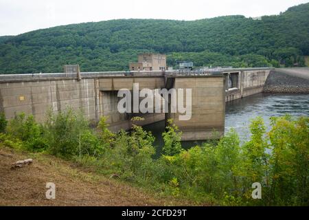 Kinzua Dam Power Station, Warren County, Allegheny National Forest, Pennsylvania, USA Stock Photo