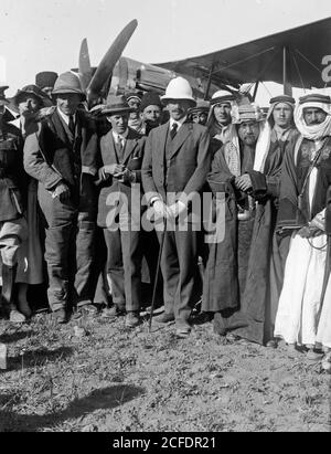 Middle East History - Sir Herbert Samuel's second visit to Transjordan etc. Sir Herbert Samuel, Col. [T.E.] Lawrence Emir Abdullah. Stock Photo