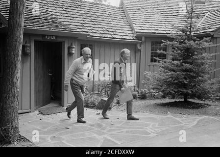 Cyrus Vance and Jimmy Carter at Camp David ca.  13 September 1978 Stock Photo