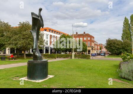 Henry Moore's 'Large Standing Figure: Knife Edge' (1976) in Welwyn Garden City, Hertfordshire, England. Stock Photo