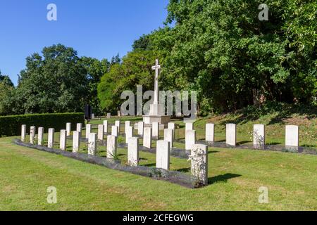 The Commonwealth War Graves Commission cemetery within Mill Hill Cemetery, Mill Hill, London, UK. Stock Photo