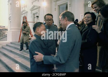 Deng Xiaoping and Madame Zhuo Lin say goodbye to Jimmy Carter and Rosalynn Carter. ca.  31 January 1979 Stock Photo