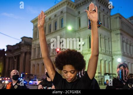 Louisville, United States. 04th Sep, 2020. LOUISVILLE, KY- SEPTEMBER 4: Protestors demonstrate near Jefferson Square Park on September 4, 2020, the day before the Kentucky Derby in Louisville, Kentucky. (Photo by Chris Tuite/ImageSPACE) Credit: Imagespace/Alamy Live News Stock Photo