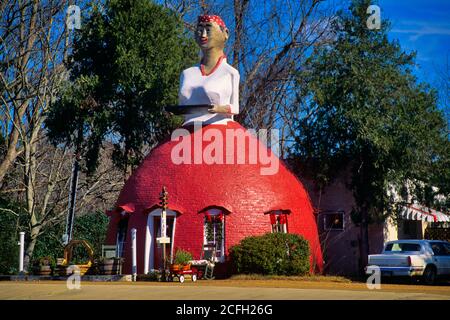 1990s STEREOTYPE HIGHWAY 61 GRAPHIC DESIGN ROADSIDE RESTAURANT ADVERTISING AFRICAN-AMERICAN MAMMY CHARACTER NATCHEZ MS USA  - kr108649 RWN001 HARS EXTERIOR OLD SOUTH BLACK ETHNICITY TRAVEL USA SOUTHERN NATCHEZ CONCEPTUAL ARCHETYPE IMAGINATION MAMMY GULF COAST CREATIVITY POLITICALLY INCORRECT ROADSIDE STEREOTYPE DEEP SOUTH MISSISSIPPI OLD FASHIONED RACISM RELIC Stock Photo