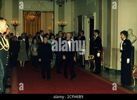 Deng Xiaoping Jimmy Carter Madame Zhuo Lin and Rosalynn Carter on their way to the state dinner for the Vice Premier of China. ca.  29 January 1979 Stock Photo