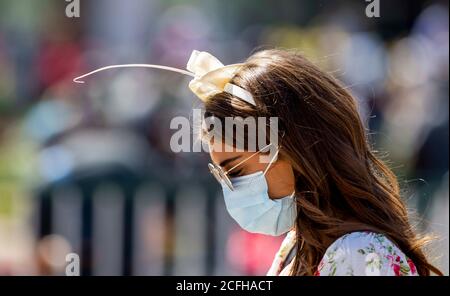 Louisville, Kentucky, USA . Louisville, KY, USA. 5th Sep, 2020. September 5, 2020: Fashion at the 2020 Derby during the Corona Virus Pandemic at Churchill Downs in Louisville, Kentucky, on September 05, 2020. Evers/Eclipse Sportswire/CSM/Alamy Live News Credit: Cal Sport Media/Alamy Live News Stock Photo