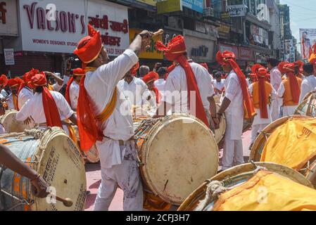 Samna Dhol Tasha Pathak - Song Download from Samna Dhol Tasha Pathak @  JioSaavn