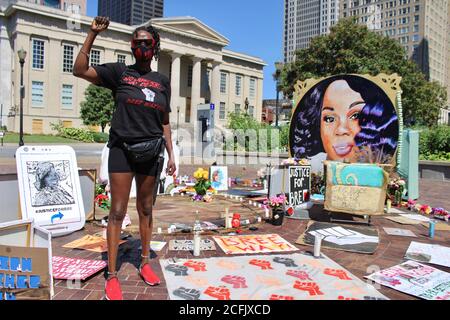 Louisville, Kentucky, USA. 5th Sep, 2020. The anti-racism protestors continue to gather in Jefferson Square Park, Louisville, KY, for the 101 day, demanding justice for Breonna Taylor, just before they marched to Churchill Downs on the day of the 146th Kentucky Derby. Credit: Amy Katz/ZUMA Wire/Alamy Live News Stock Photo