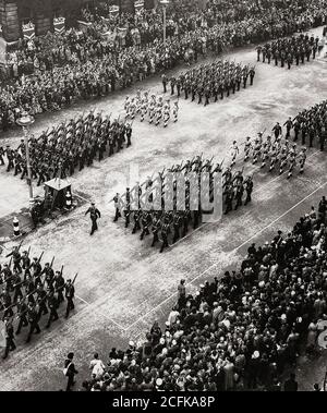 The RAF regiment marching along Parliament Street, London during the 1946 Victory Parade was more than four miles long and contained more than 500 vehicles from the Royal Navy, the Royal Air Force, British civilian services and the British Army. Stock Photo