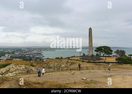 Kerch, Crimea, Russia-September 07, 2018: Tourists on mount mithridat near the obelisk of Glory to Immortal Heroes who died in battles for the liberat Stock Photo