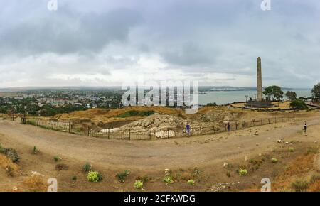 Kerch, Crimea, Russia-September 07, 2018: Panoramic view of the port city and the obelisk of Glory to the Immortal Heroes on mount mithridat who fell Stock Photo