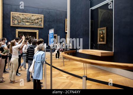 tourists at the louvre museum during covid-19 Stock Photo
