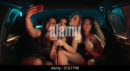 AMERICAN PIE PRESENTS: GIRLS' RULES, from left: Piper Curda, Lizze