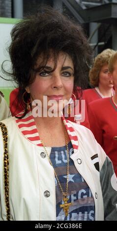 Actress Elizabeth Taylor at Heathrow Airport in London. Stock Photo