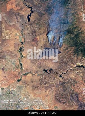 Bush fire northeast of Phoenix, Arizona, USA, in and around the Tonto ...