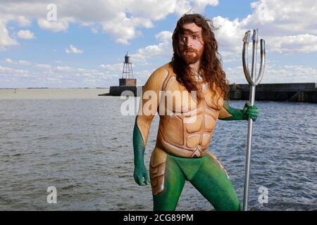 Wilhelmshaven, Germany. 08th Sep, 2020. GEEK ART - Bodypainting and Transformaking: Aquaman photoshooting with Grave Artist at the Jade Bay in Wilhelmshaven on September 08, 2020 - A project by the photographer Tschiponnique Skupin and the bodypainter Enrico Lein | usage worldwide Credit: dpa/Alamy Live News Stock Photo