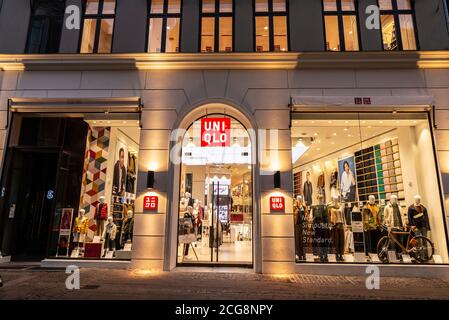 resident Høre fra parade Uniqlo Store at Stroget in Copenhagen Stock Photo - Alamy