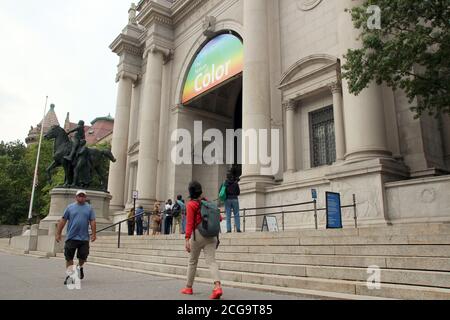 New York, USA. 09th Sep, 2020. Visitors queue up in front of the American Museum of Natural History (AMNH) building on Manhattan's Upper West Side. After closing for around six months due to the coronavirus pandemic, the renowned New York Museum of Natural History has reopened its doors to visitors. Credit: Christina Horsten/dpa/Alamy Live News Stock Photo