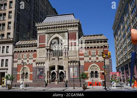 Philadelphia, USA - May 27, 2019: The ornate exterior facade of the Pennsylvania Academy of Fine Arts. Stock Photo