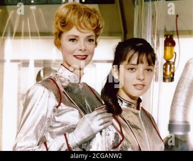 LOST IN SPACE (TV) ANGELA CARTWRIGHT, MARTA KRISTEN, JUNE LOCKHART LISP ...