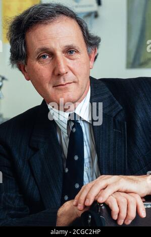 Professor Bruce Ponder at the Royal Marsden Hospital in London.. 26 March 1993. Photo: Neil Turner Stock Photo