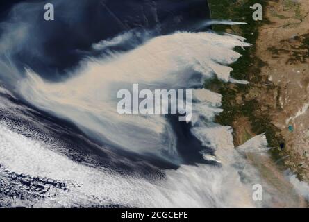 USA - 8 September 2020 - A huge cloud of smoke from hundreds of wildfires burning across several western US states. Those in Oregon and Washington Sta Stock Photo