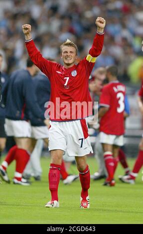 DAVID BECKHAM CELEBRATES VICTORY ENGLAND v ARGENTINA JAPAN WORLD