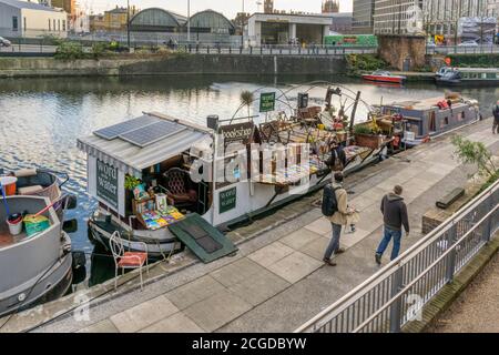 Word on the Water bookbarge at King's Cross, London. Stock Photo