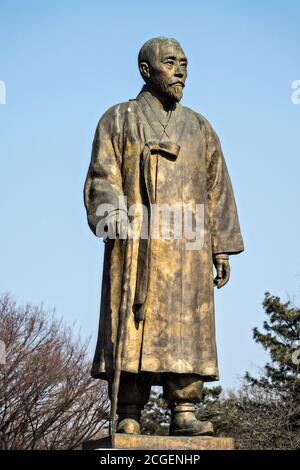 Statue of the Korean patriot Lee Sang-Jae known by his pen name Wolnam outside Jongmyo Park in Seoul, South Korea. Wolnam was an activist who played a major role in national independence from Japan. Stock Photo