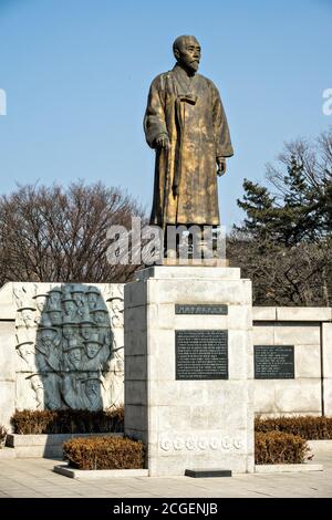 Statue of the Korean patriot Lee Sang-Jae known by his pen name Wolnam outside Jongmyo Park in Seoul, South Korea. Wolnam was an activist who played a major role in national independence from Japan. Stock Photo