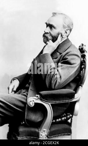 1885 c. , SWEDEN :  The celebrated swedish chimist and  inventor  ALFRED NOBEL ( 1833 - 1896 ) . Engineer,  inventor of dynamite. In his last will, he used his enormous fortune to institute the Nobel Prizes .- foto storiche - foto storica  - scienziato - scientist  - portrait - ritratto  - SCIENZIATO - SCIENTIST - DINAMITE - DYNAMITE  - beard  - PREMIO NOBEL - beard - barba - profilo - profile --- Archivio GBB Stock Photo