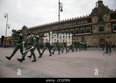 Mexico City, Mexico. 09th Sep, 2020. MEXICO CITY, MEXICO - SEPTEMBER 9: Military wear protective masks during the ceremony of the lowering of the national flag, prior to the celebration of the 210th anniversary of the Independence of Mexico at Zocalo on September 9, 2020 in Mexico City, Mexico. Credit: Leonardo Casas/Eyepix Group/The Photo Access Credit: The Photo Access/Alamy Live News Stock Photo