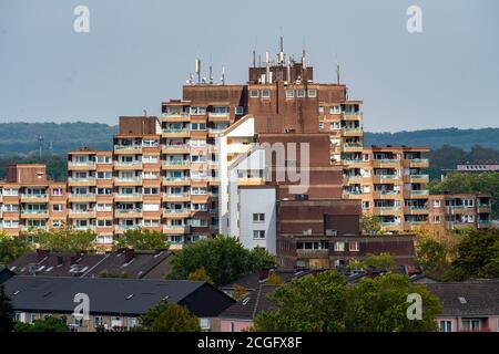 Residential high-rise complex in Duisburg Wanheim, Biegerhof high-rise complex, of Gebag real estate company , Duisburg, NRW, Germany Stock Photo