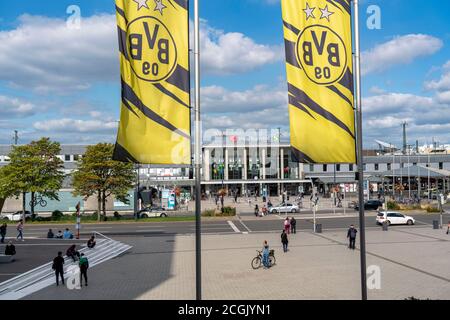 The main station in Dortmund, at Königswall, main entrance, station forecourt, BVB Borussia Dortmund flags, NRW, Germany Stock Photo