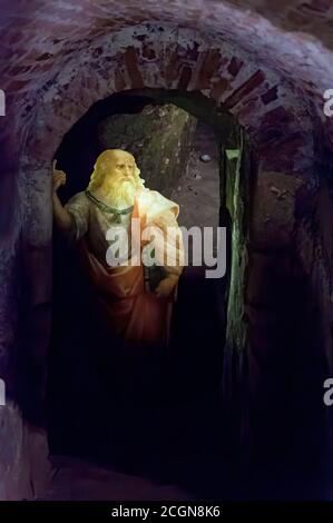 Amboise, France - October 31, 2013: The likeness of Leonardo da Vinci in the opening of the legendary tunnel between the Chateau Royal d'Amboise and t Stock Photo