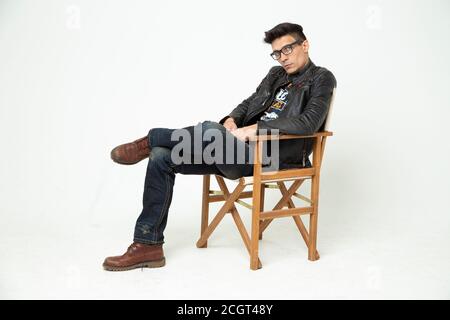 Sit pose hi-res stock photography and images - Alamy