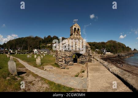 The only remains of Cwm yr Eglwys church, close to the beach. West Wales, UK Stock Photo