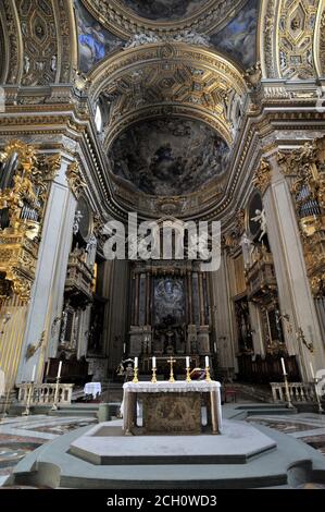 Santa Maria in Vallicella (Chiesa Nuova) Baroque church interior in ...