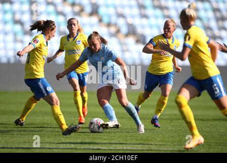 Manchester City's Georgia Stanway (centre) in action during the Barclays FA WSL match at The Academy Stadium, Manchester. Stock Photo