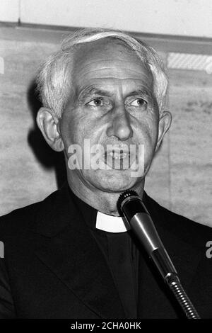 The Archbishop of Westminster, Cardinal Basil Hume, addressing members of the Press Association at The Savoy, London. Stock Photo