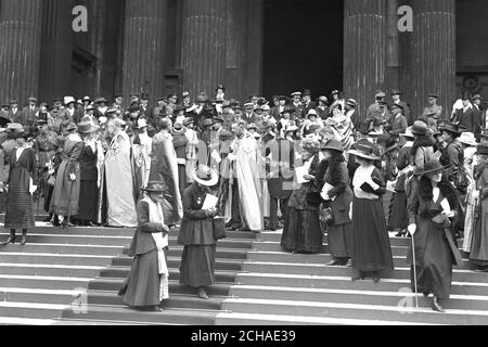 A crowd on the steps at St Paul's await the arrival of the Prince of Wales for the Royal Installation of the Prince as Grand Master of the Order of St Michael and St George. Stock Photo