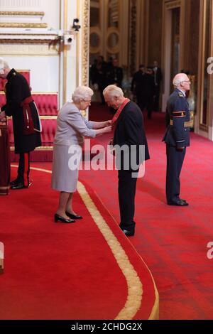 Mr. Bamber Gascoigne from Richmond is made a CBE (Commander of the Order of the British Empire) by Queen Elizabeth II, during an Investiture ceremony at Buckingham Palace, London. PRESS ASSOCIATION Photo. Picture date: Thursday October 11, 2018. See PA story ROYAL Investiture. Photo credit should read: Yui Mok/PA Wire Stock Photo