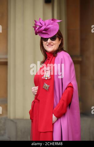 RETRANSMITTING CORRECTING PRINCE OF WALES TO DUKE OF CAMBRIDGE CORRECT CAPTION BELOW Fashion magazine editor Glenda Bailey who was made a Dame Commander of the British Empire for services to UK prosperity, charity, fashion and journalism by The Duke of Cambridge, following an investiture ceremony at Buckingham Palace, London. Stock Photo