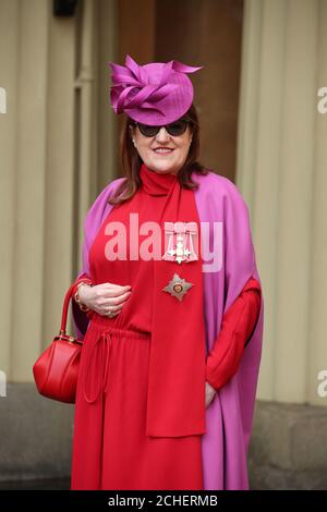 RETRANSMITTING CORRECTING PRINCE OF WALES TO DUKE OF CAMBRIDGE CORRECT CAPTION BELOW Fashion magazine editor Glenda Bailey who was made a Dame Commander of the British Empire for services to UK prosperity, charity, fashion and journalism by The Duke of Cambridge, following an investiture ceremony at Buckingham Palace, London. Stock Photo